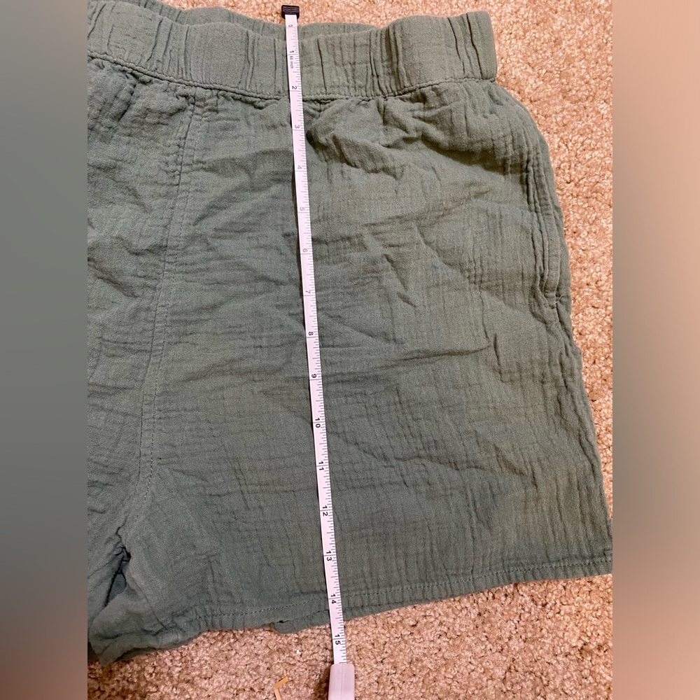 Universal Thread Shorts size medium - Picture 3 of 6